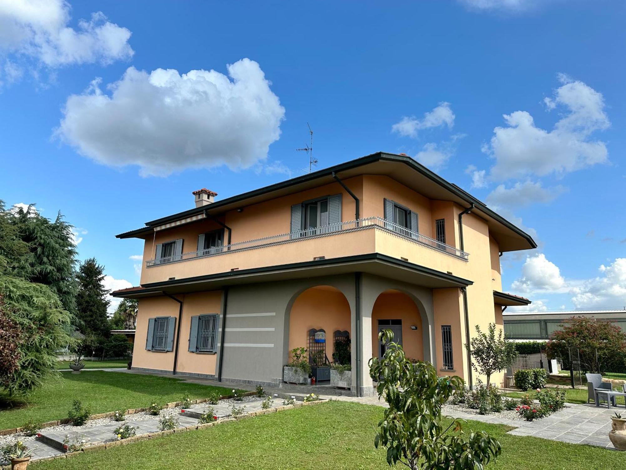 Villa 2 Cassano D'adda Bagian luar foto