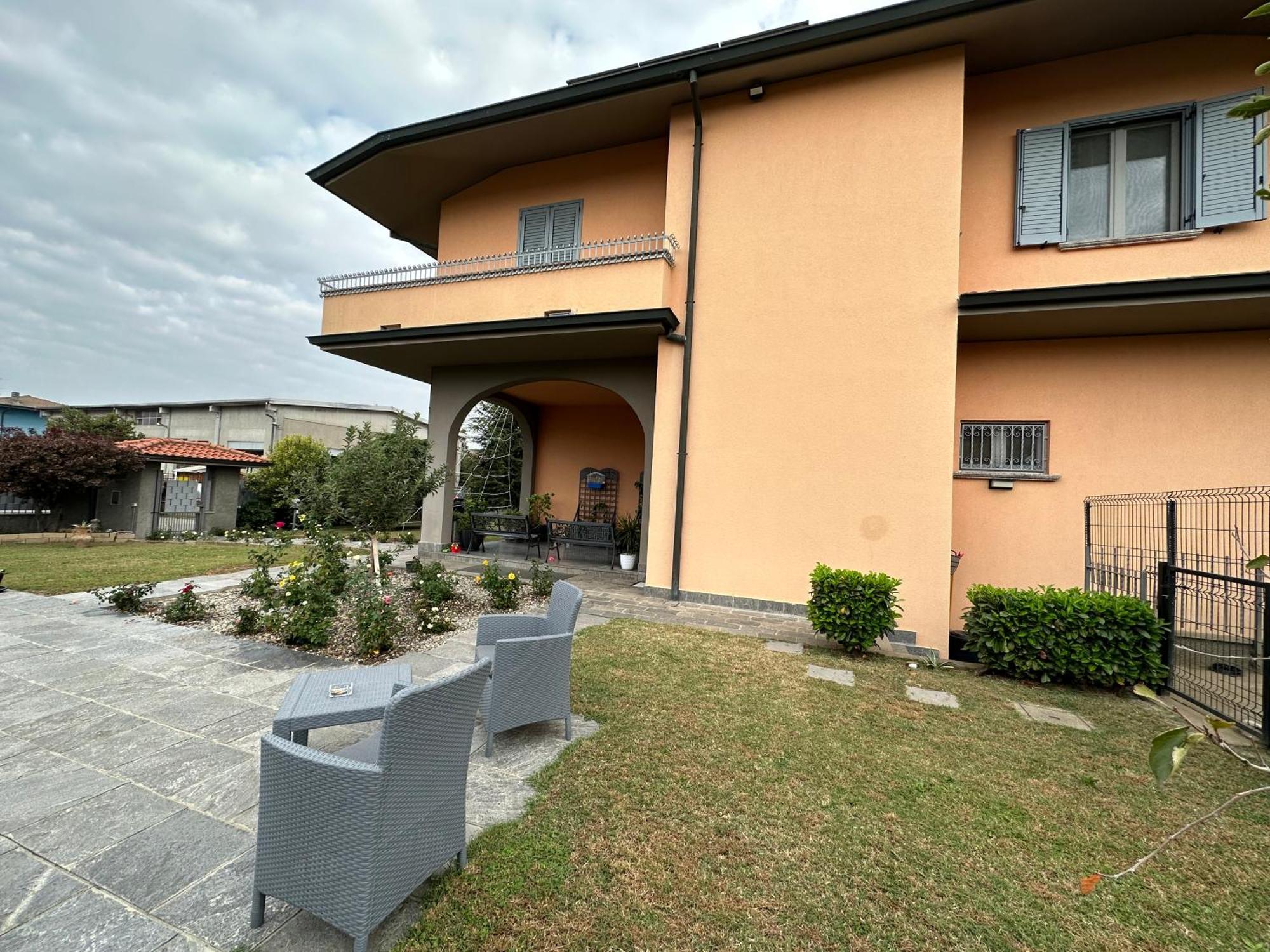 Villa 2 Cassano D'adda Bagian luar foto