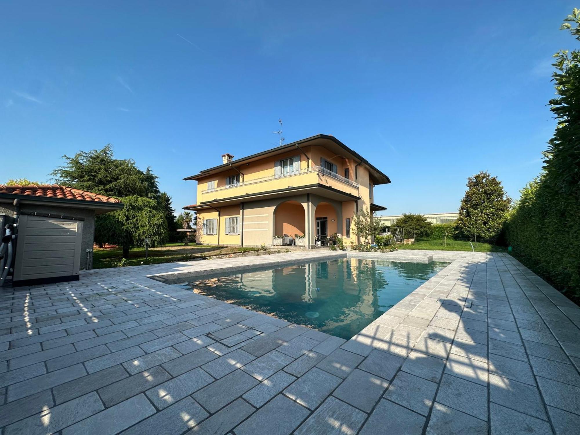 Villa 2 Cassano D'adda Bagian luar foto
